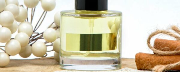 bouteille de parfum de luxe oud